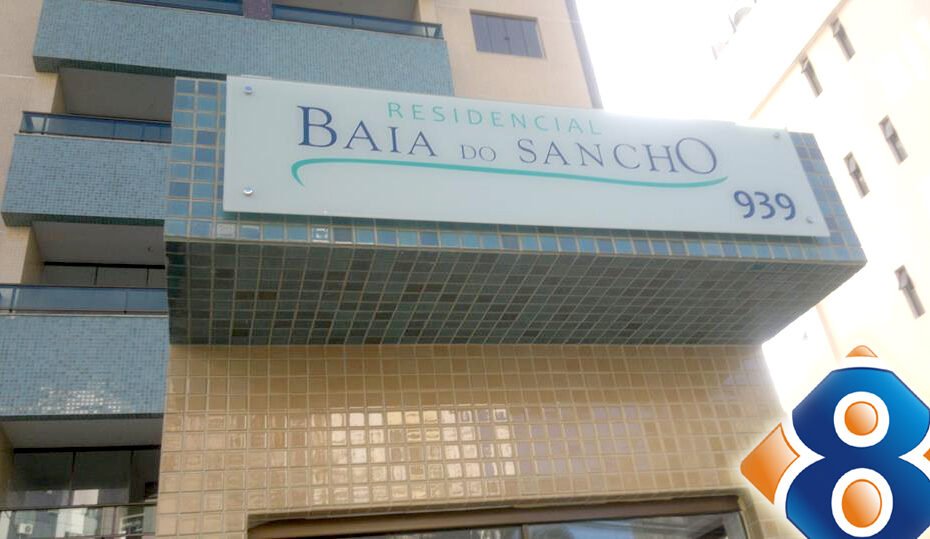 Placa de vidro para condomínios