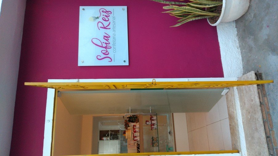 placa com durabilidade no tempo de vidro com adesivo